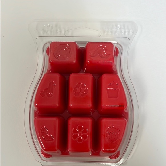 Scentsy Cranberry Candy Cane Red Wax Melt Festive Design - Picture 2 of 2